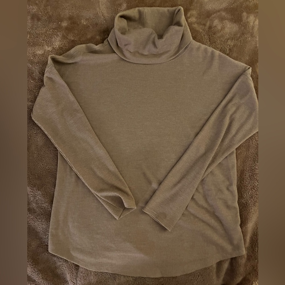 Turtle neck sweater